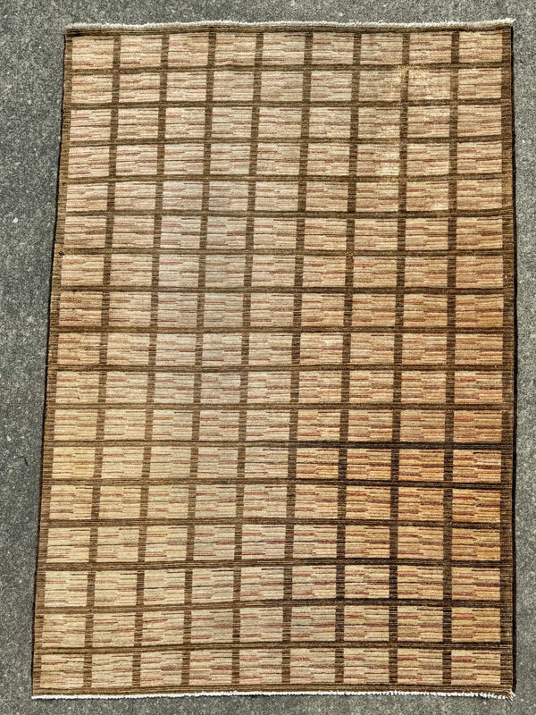 Rectangular rug with a grid pattern Contemporary Gabbeh Rug made in Afghanistan 