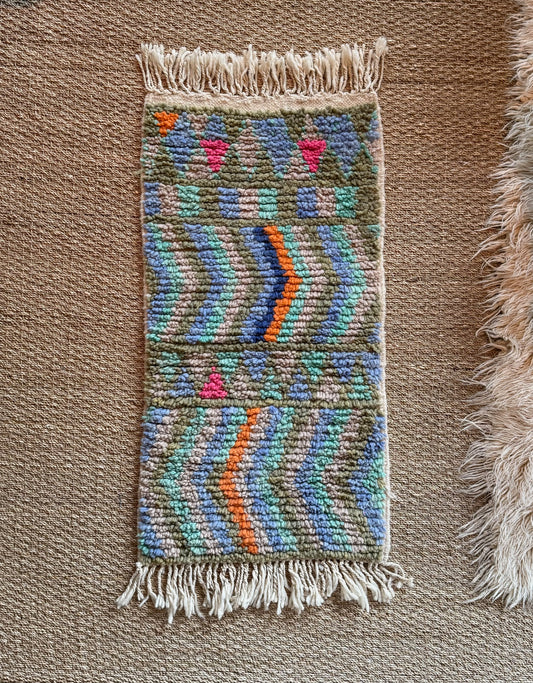 Multicolor zig zag vintage Moroccan Beni rug 45" x 20"