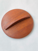 Wooden lid with a handle to an ice bucket